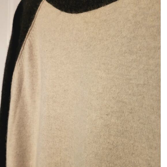Club Monaco, L | Cashmere Cotton Blend Grey And Cream Color Block Sweater - Picture 3 of 7